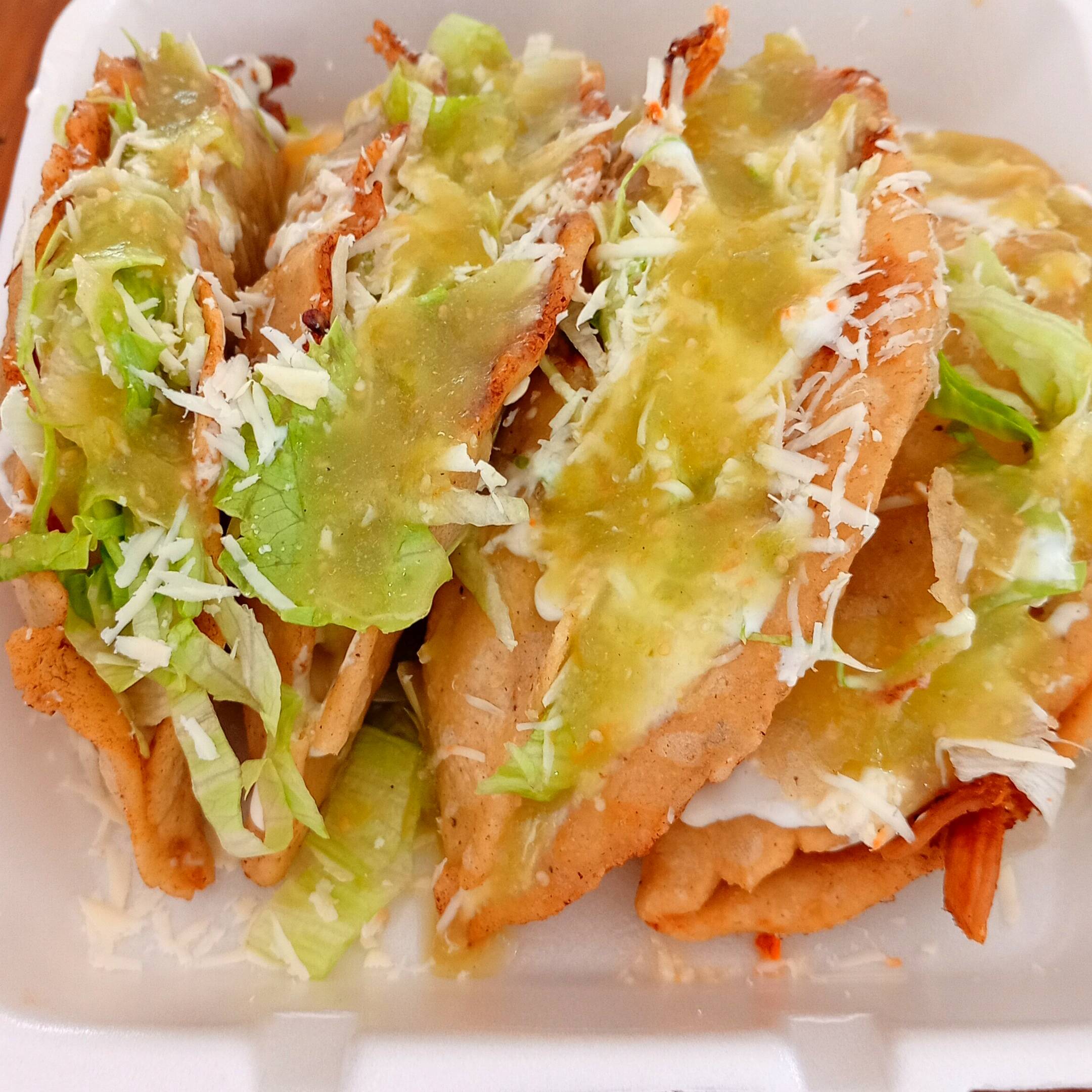 Quesadillas de Queso más Agua a Elección