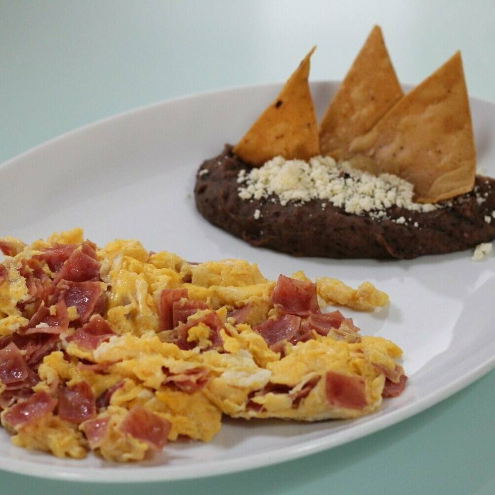 Desayuno Huevo con Jamón