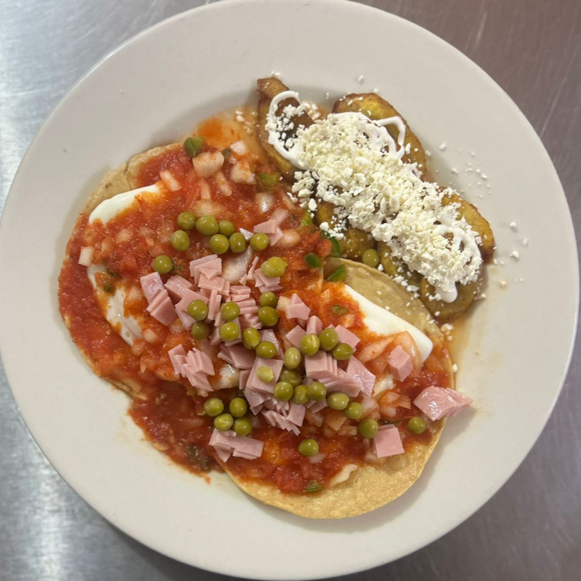 Huevos Motuleños