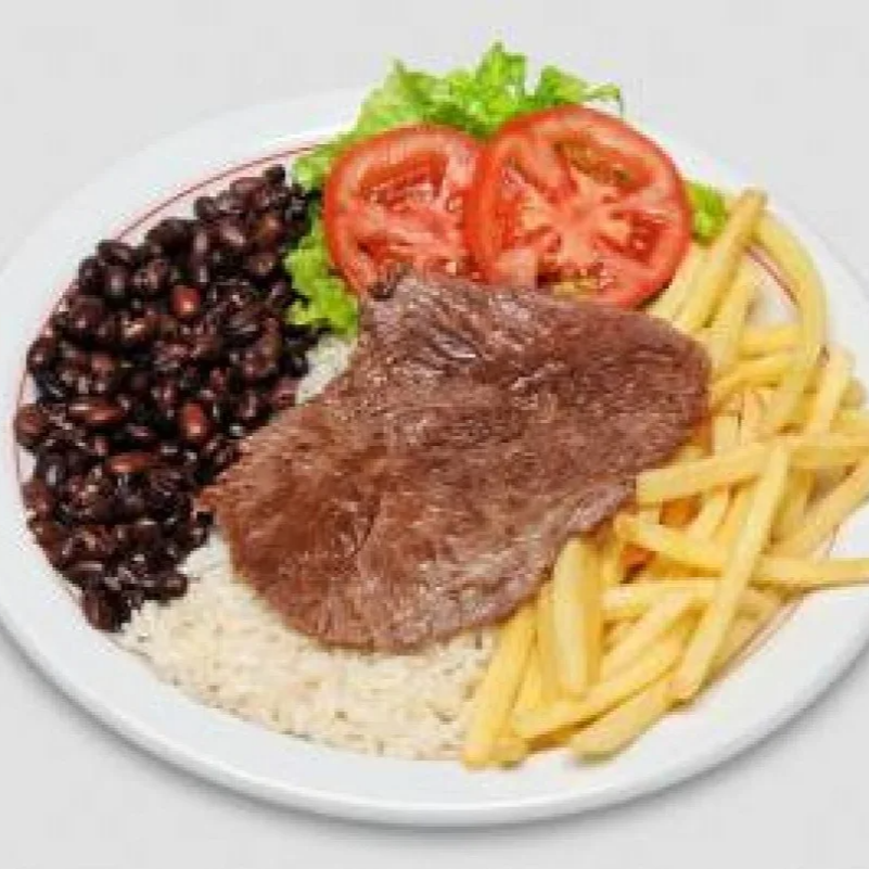 Delicioso Contra filé que acompanha, ovo, fritas, cebola, arroz feijão e salada.