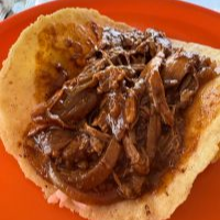 TACO POLLO CON MOLE