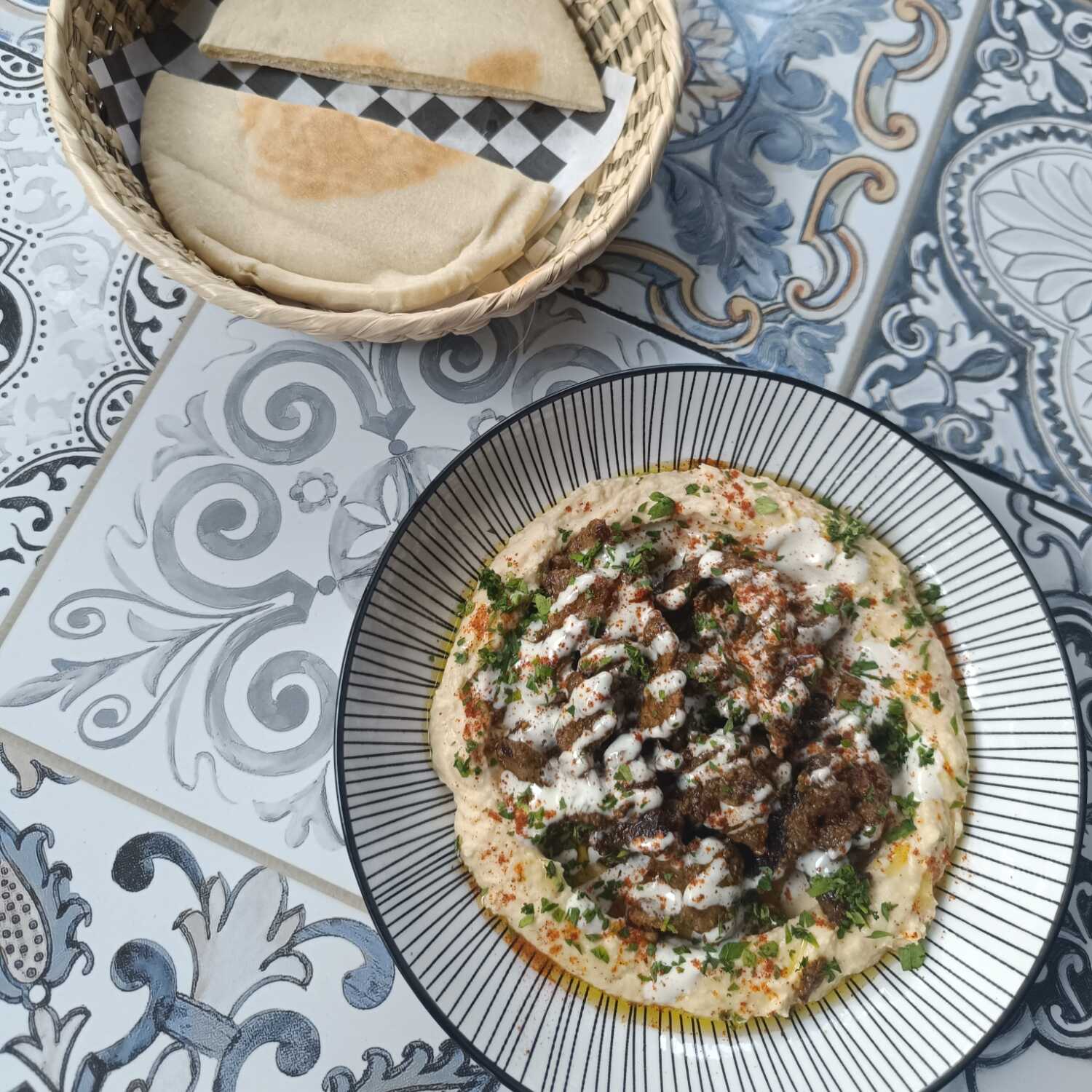 Hummus Beef