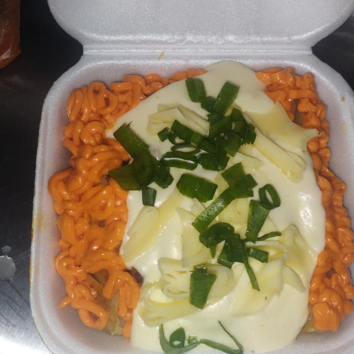 Batata recheada com bacon , molho branco requeijão ou cheddar
