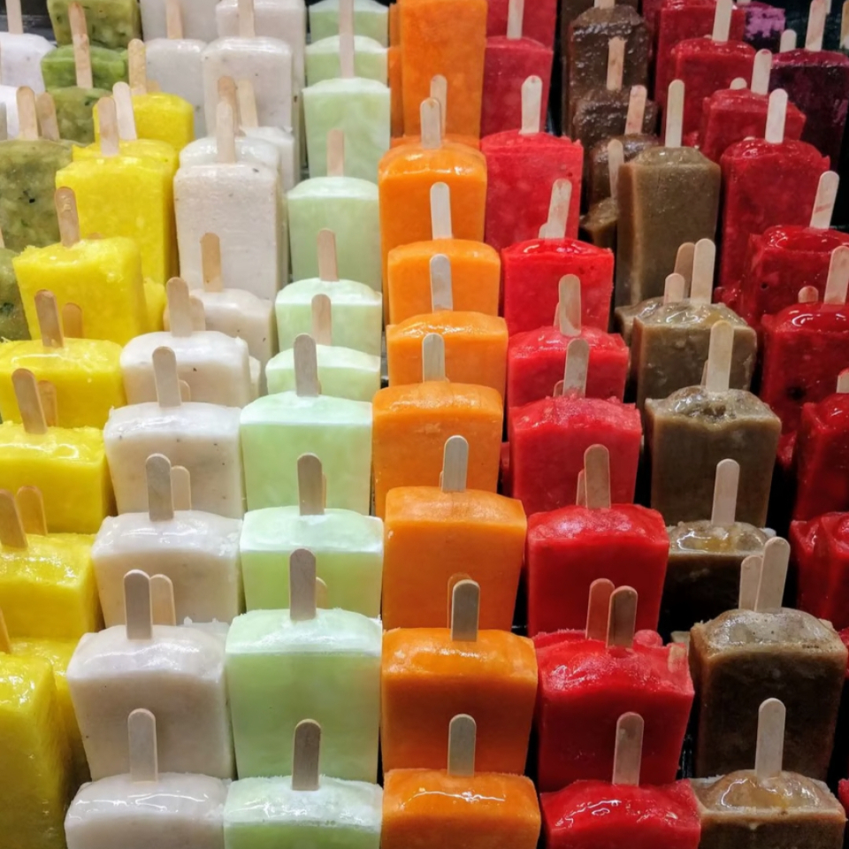 O kit definitivo para sua festa ou evento! Uma seleção completa e variada dos nossos sabores mais amados, garantindo a sobremesa perfeita para todos os convidados. É a forma mais prática e econômica de surpreender a todos com um toque de sabor e refrescância.