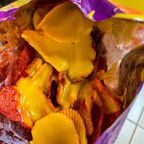 Tostitos Moradas con Queso Amarillo y Jalapeño