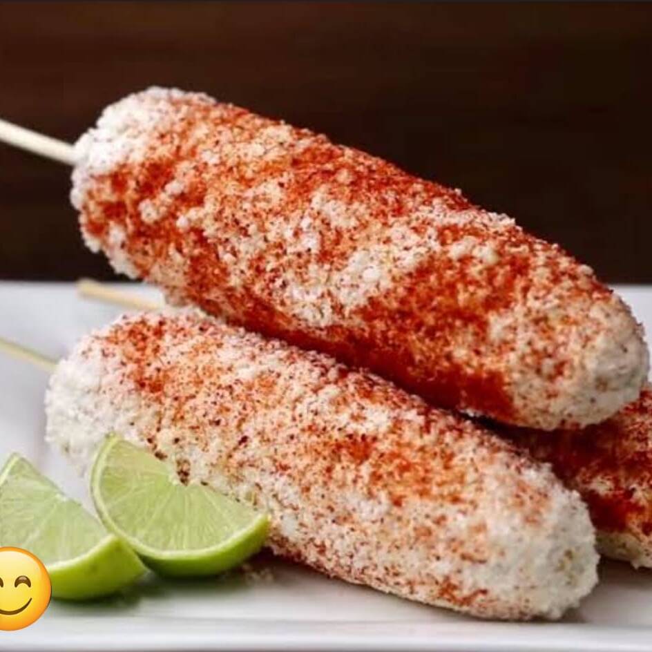 Elote Entero con Crema y Queso