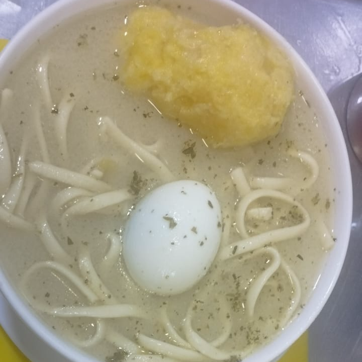 Caldo de Gallina con Huevo