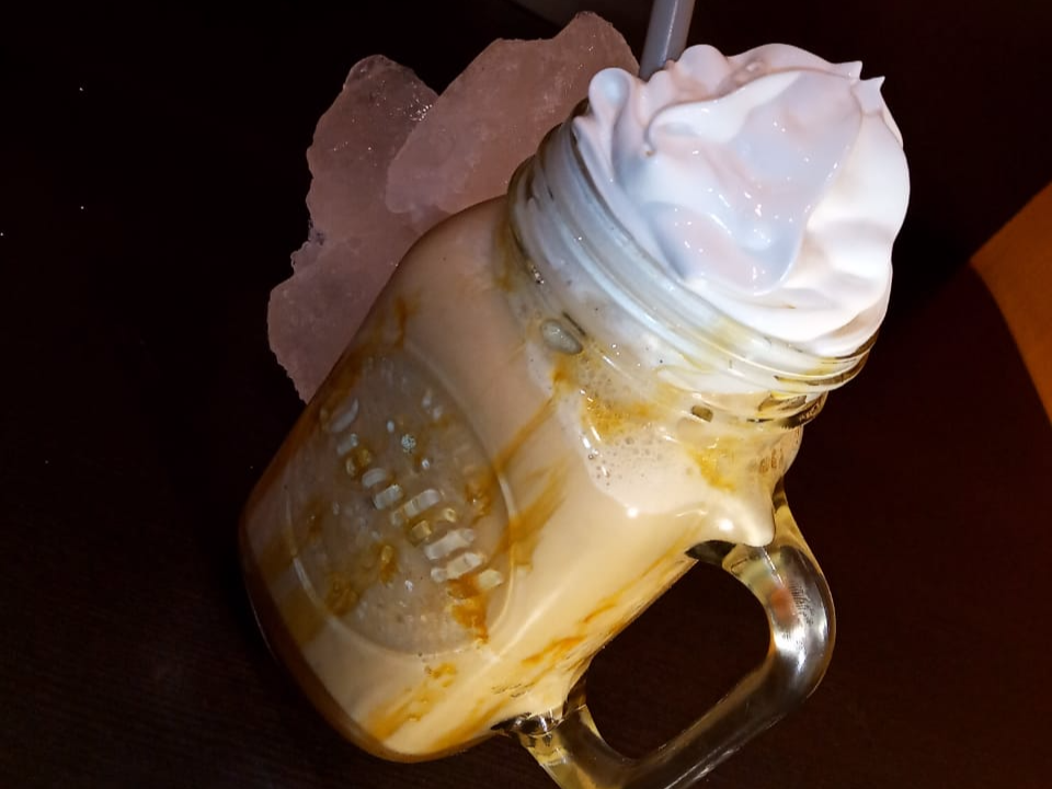 Caramelo chai frappe