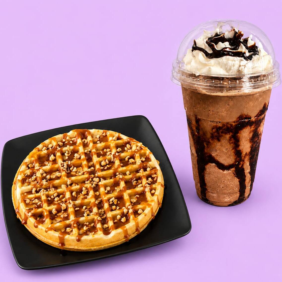 Frapuccino + Waffle de Cajeta con Fresa