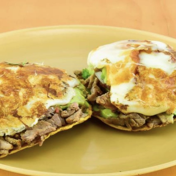TOSTADAS CON QUESO
