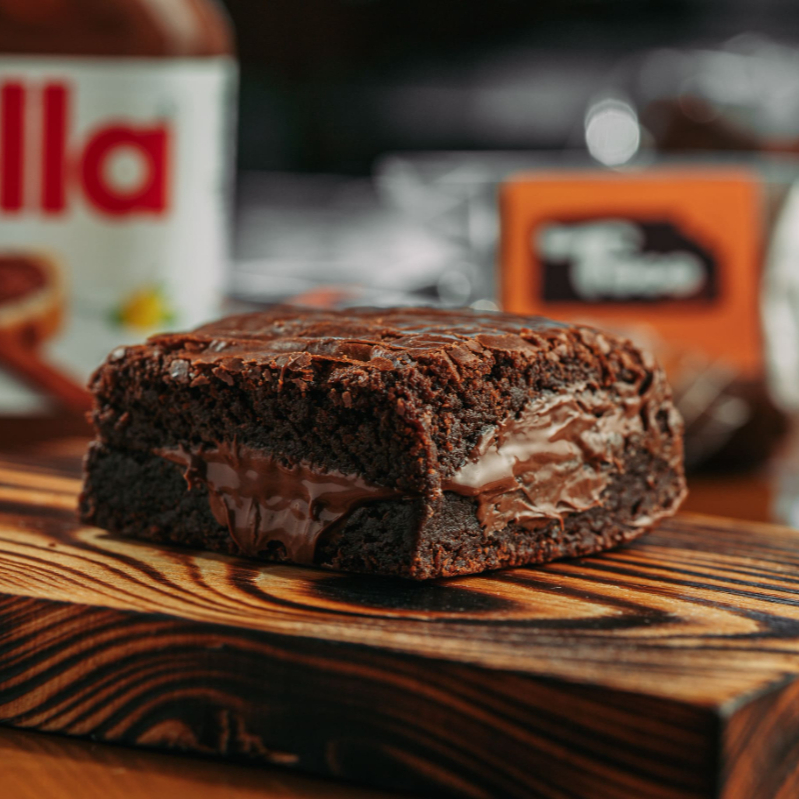 Autentico brownie caseiro americano, recheado com Nutella original