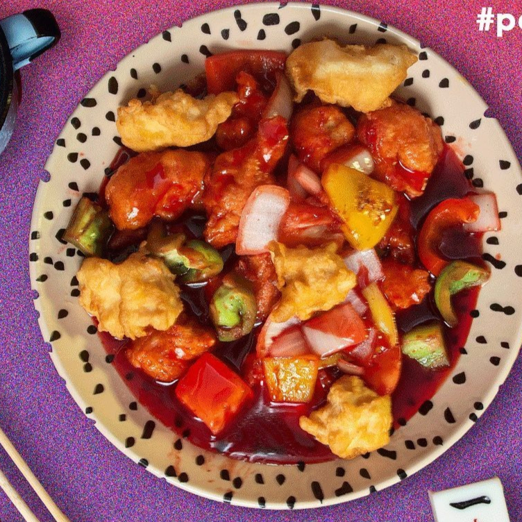 Prato com peixe, rolinho primavera e bebida.
(Ideal para 1 pessoa)