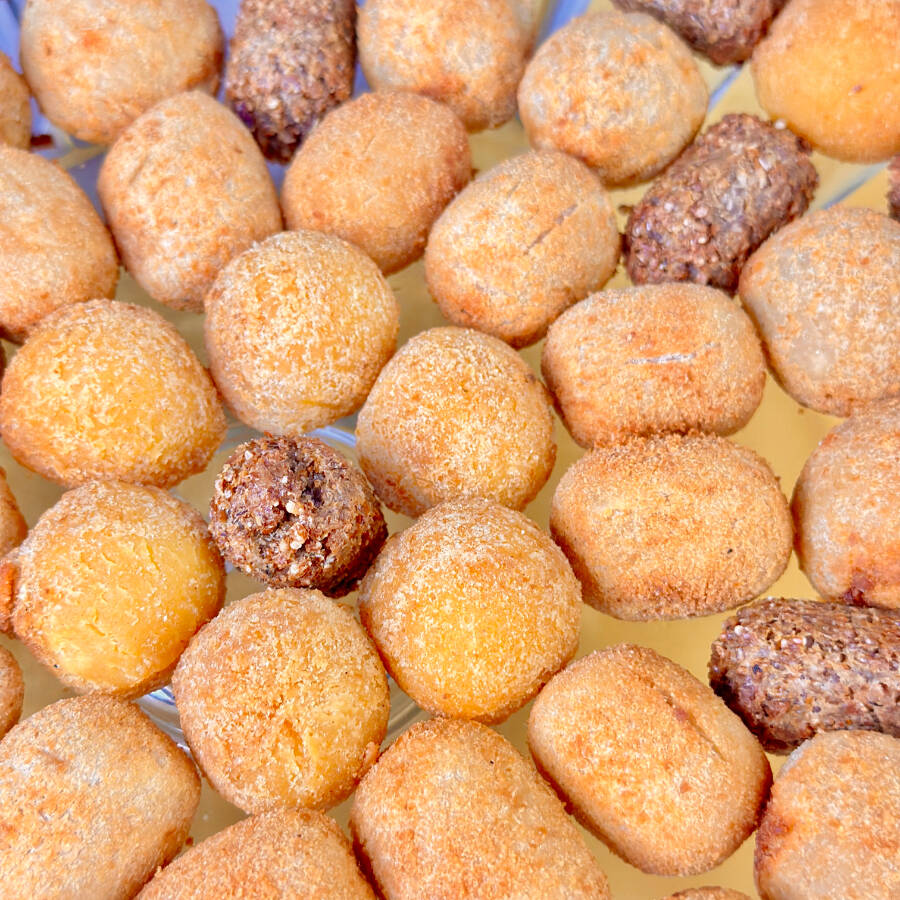 * consulte os sabores disponíveis ( sempre temos coxinha, bolinha de queijo E queijo com presunto)