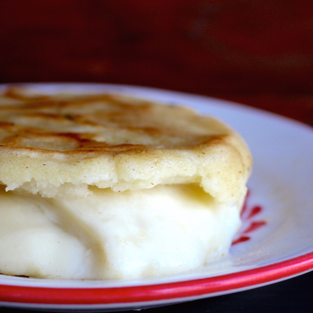 Arepa con Queso