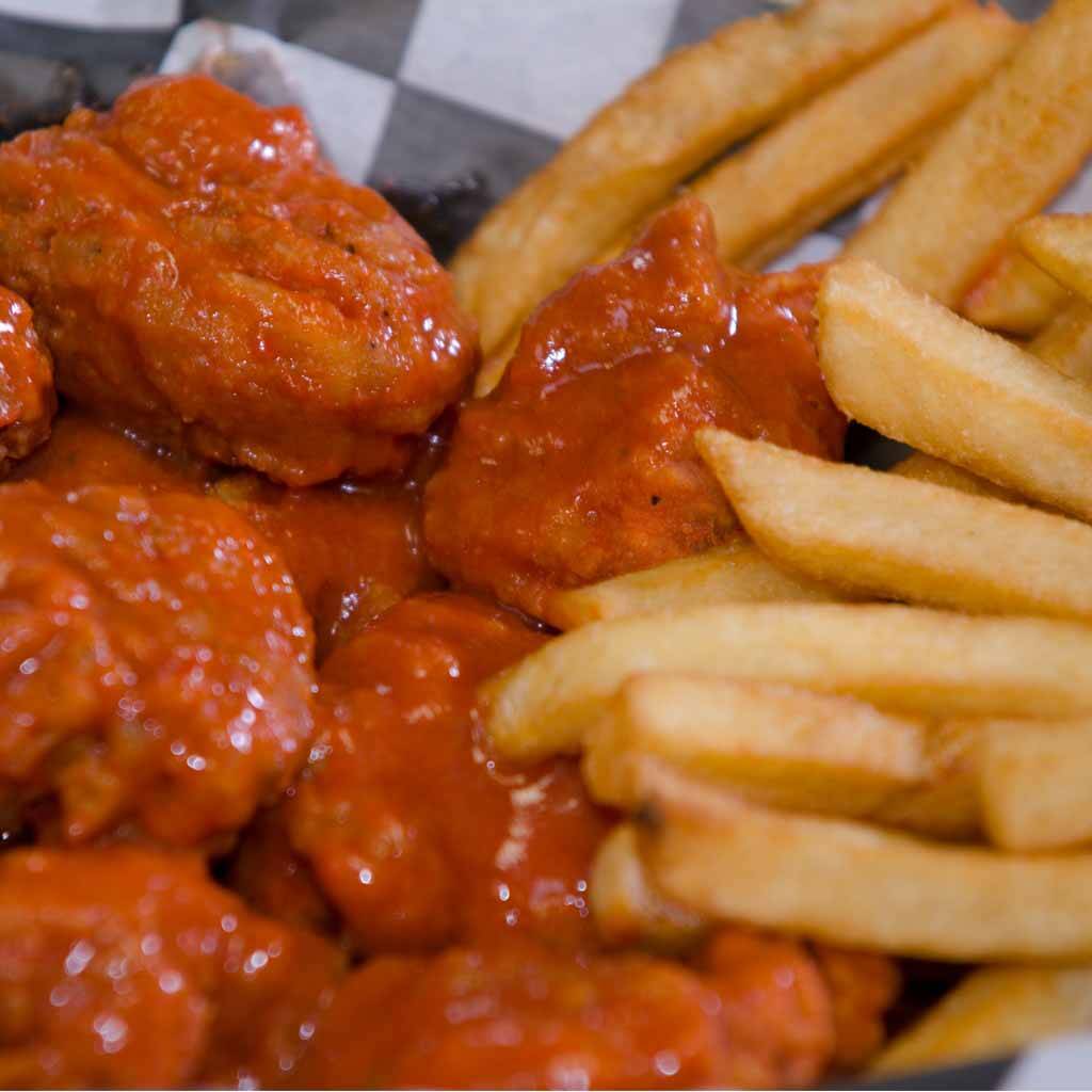 Papas y Boneless.