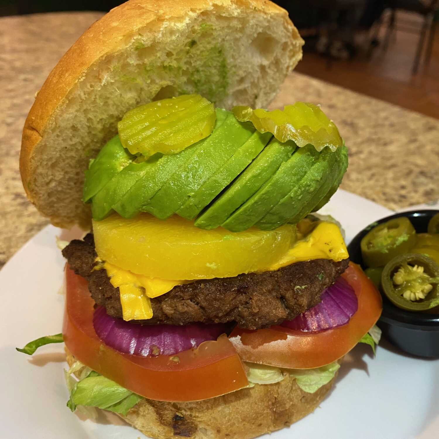 Hamburguesa Hawaiana ( Mucho Aguacate )