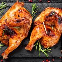 Delicioso galeto assado na brasa, farofa crocante e vinagrete fresquinho.