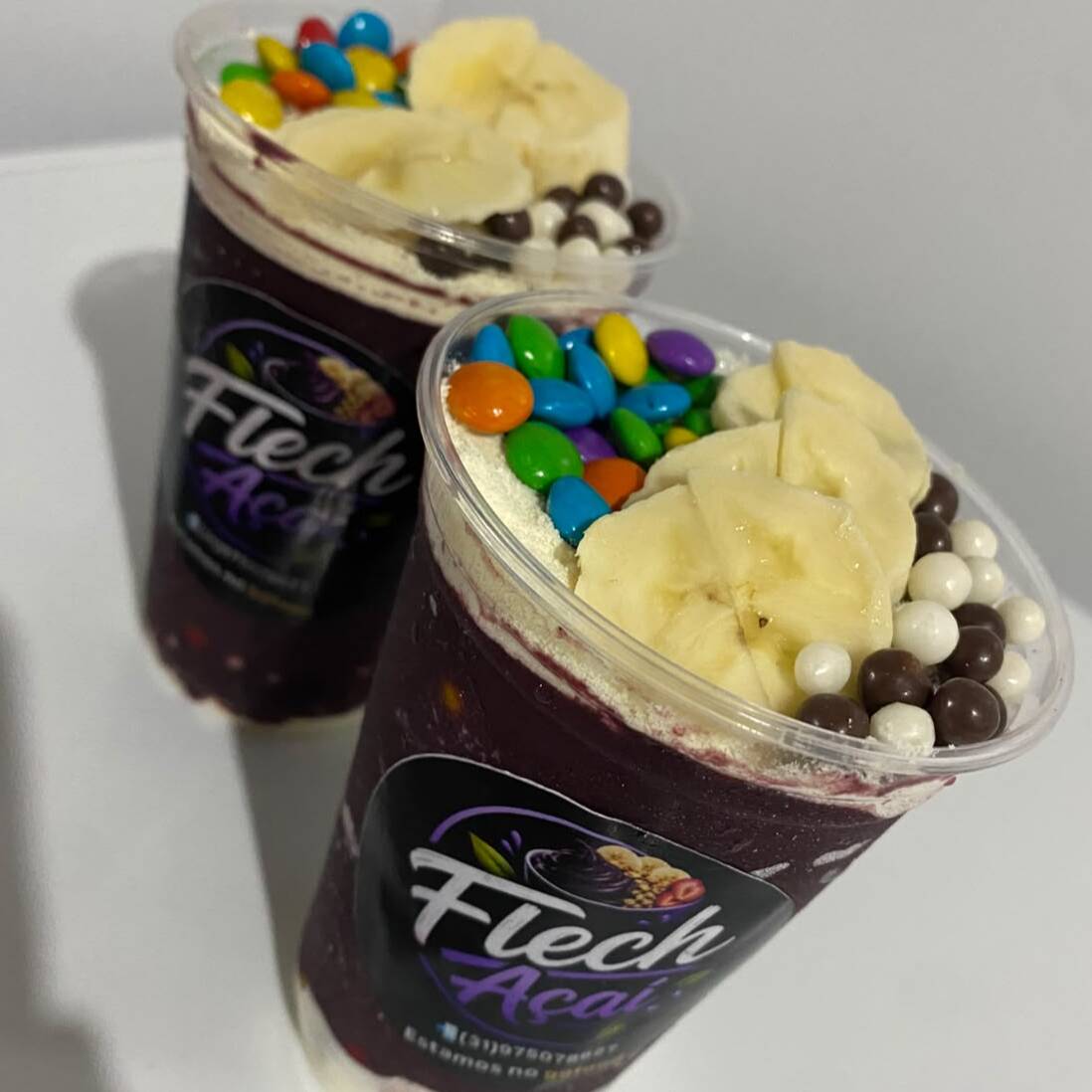 2 copo de 300ml com MeM
,leite em po,banana e chocobol