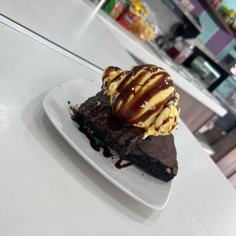 Brownie con Helado