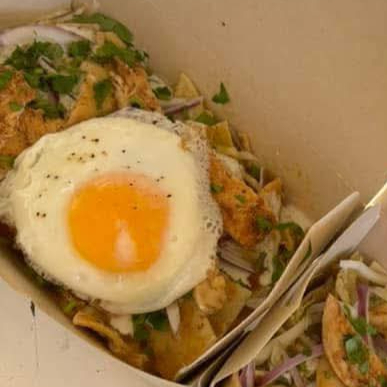 Combo Chilaquiles con Huevo