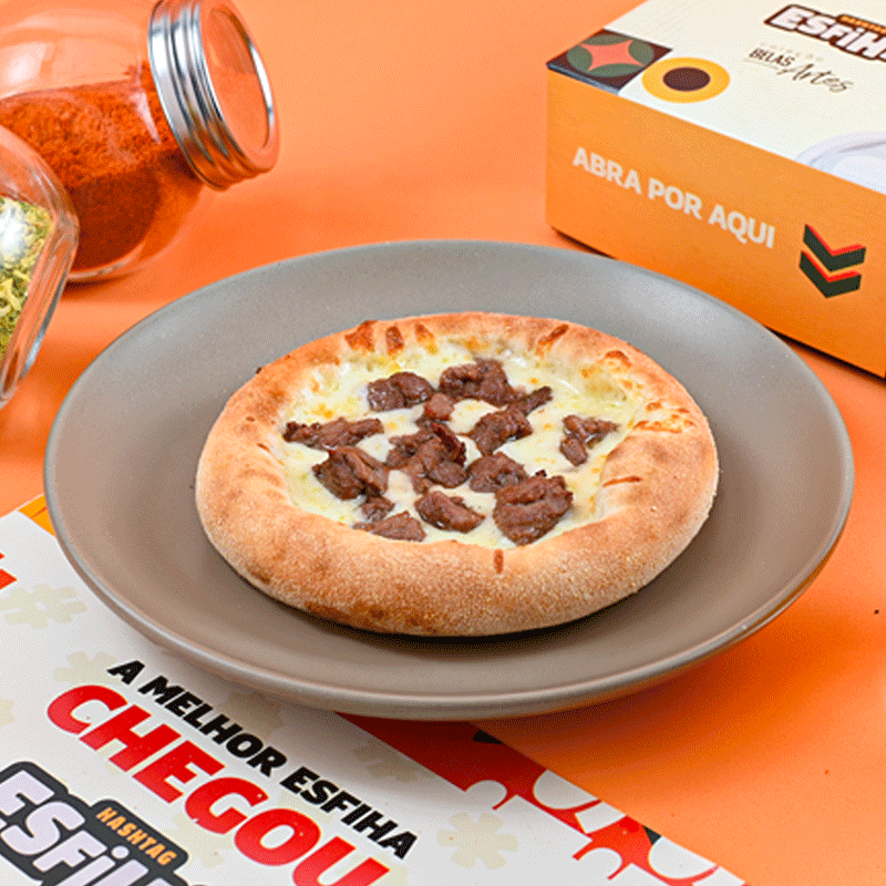 Recheio suculento de filé mignon bem temperado, envolto em uma massa macia e crocante. O sabor do filé, com seu toque delicado e perfeito, vai conquistar seu paladar a cada mordida. Peça agora e se encante com essa delícia!