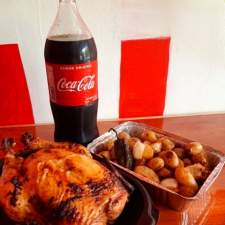 Pollo Asado Entero, Papas, Tortillas, y Refresco