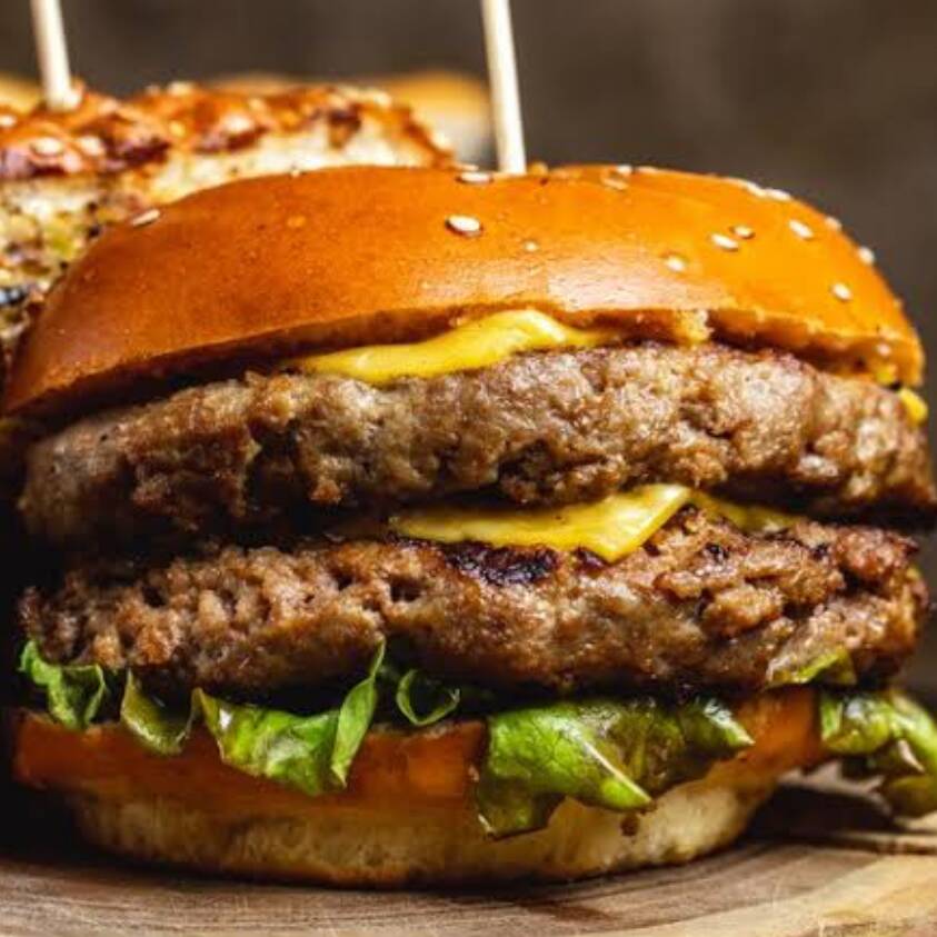 Hamburguesa Doble con Papas a la Francesa