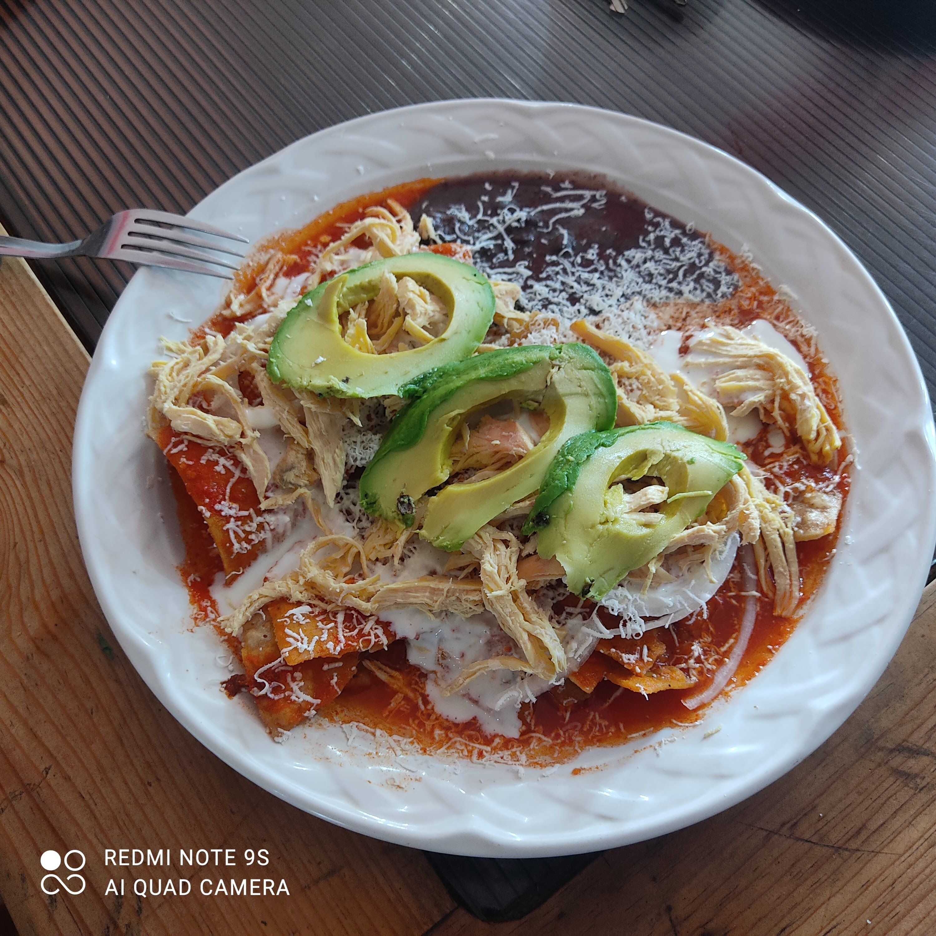 Chilaquiles con pollo+vaso de agua *solo hoy*