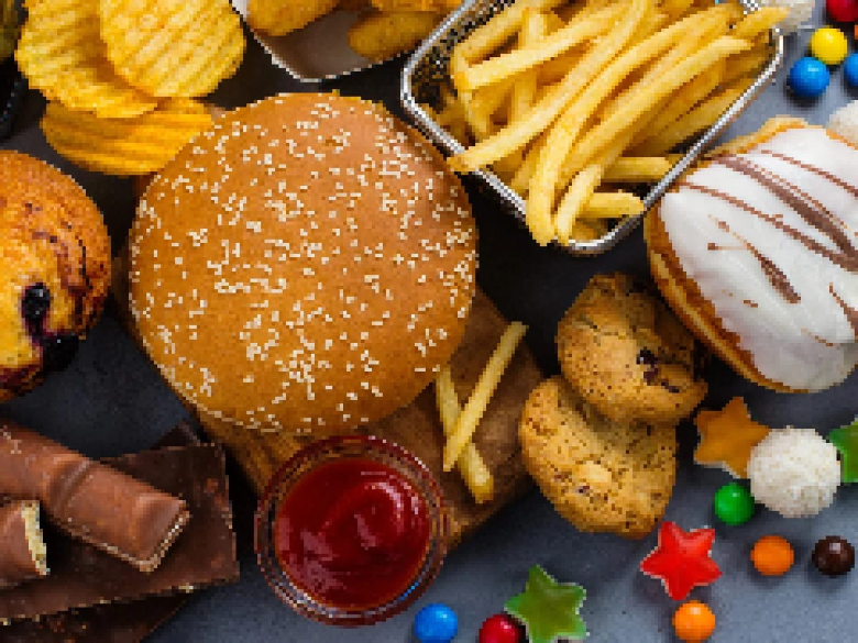 ALITAS, SNACKS Y POSTRES "LOS TRES POTRILLOS"