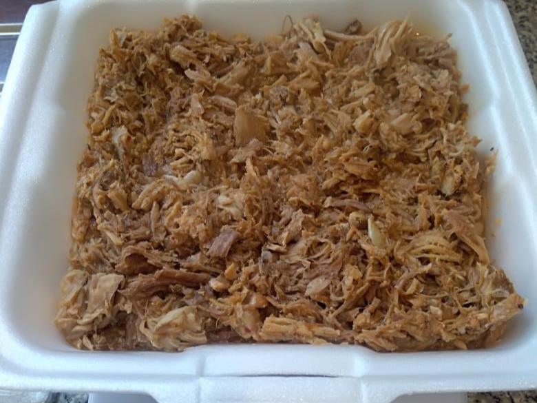 750 Gr de Carne de Birria+ Complementos Litro Agua