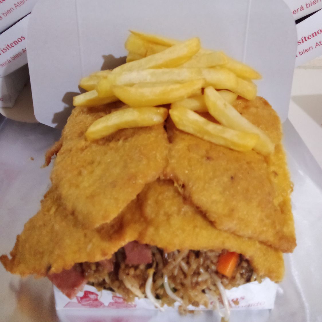 Arroz Chino con Chuleta y Papas (Mediano)