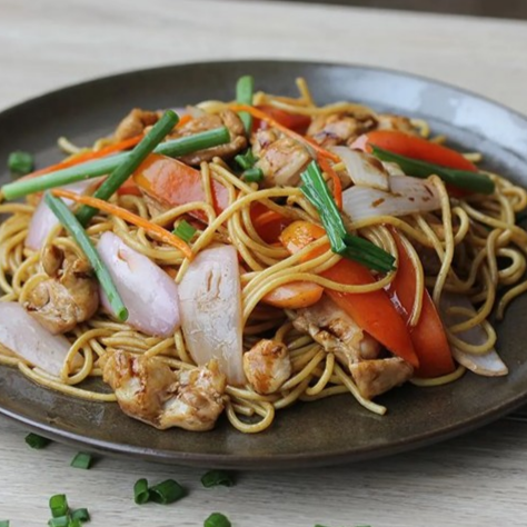 Tallarin Saltado de Pollo