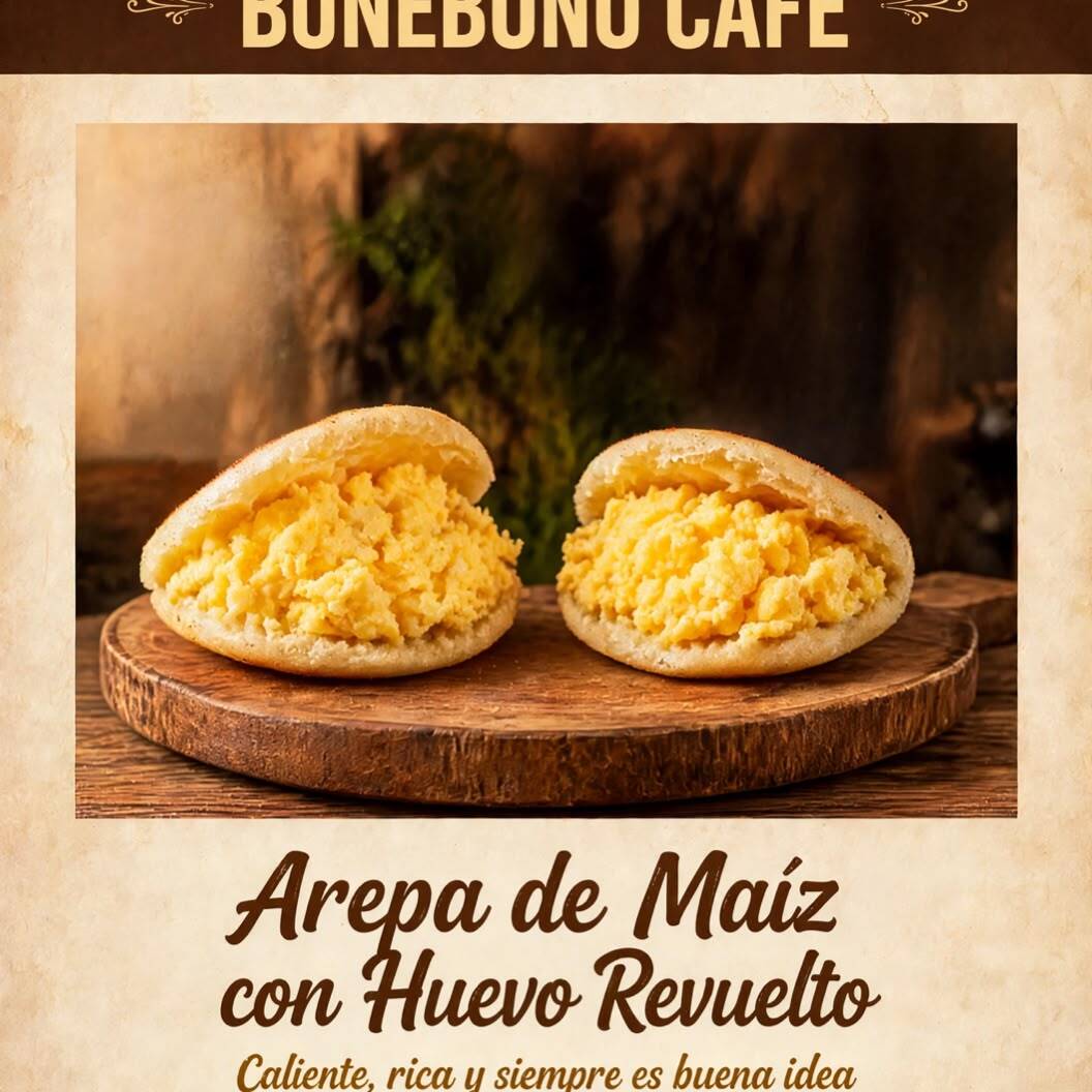 Arepa de Maíz con Huevo Revuelto