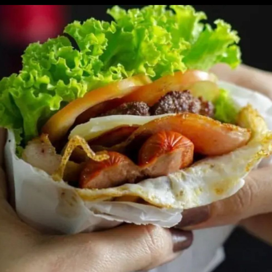 Pão, Carne, Bacon, Presunto, Mussarela, Alface, Tomate, Milho e Batata.