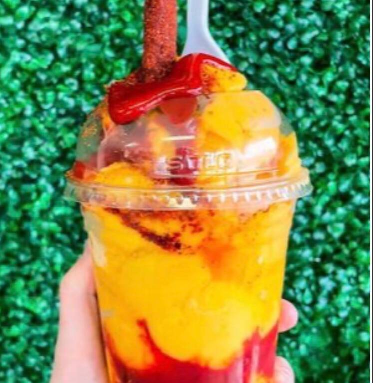 Chamoyada grande de pepino con limón