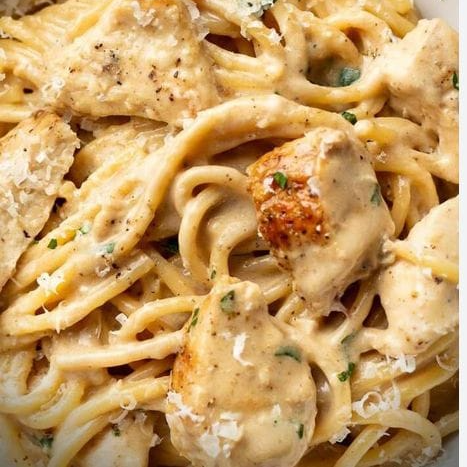 Espaguetis Alfredo