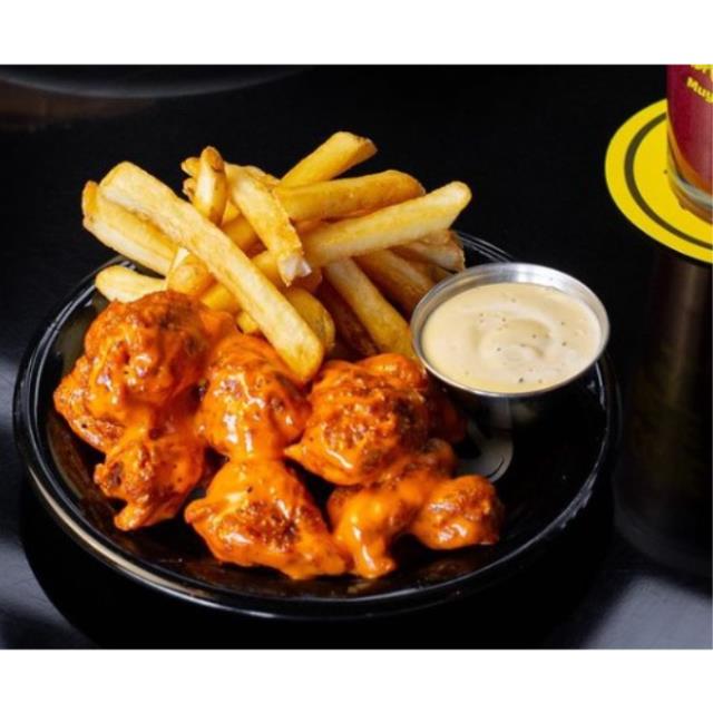 BONELESS & FRIES