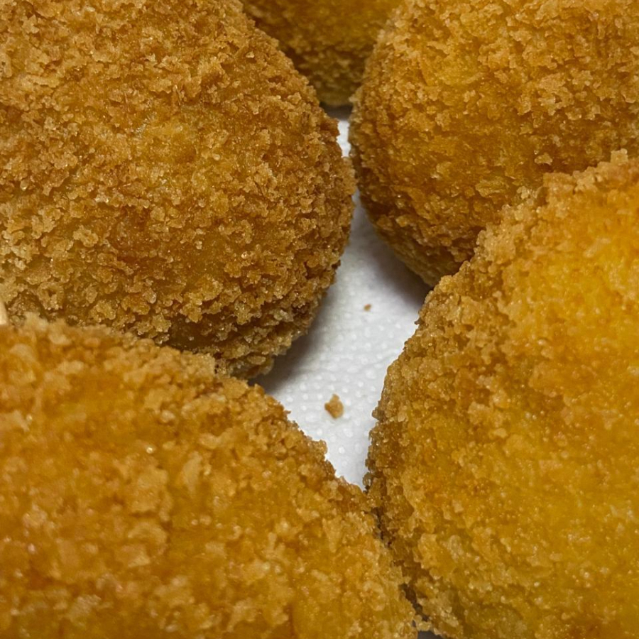 Enroladinho de salsicha em massa crocante