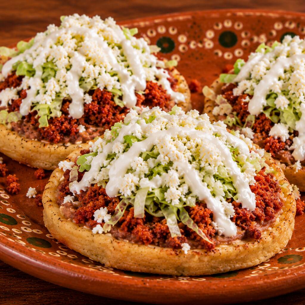 Sopes con Guisado