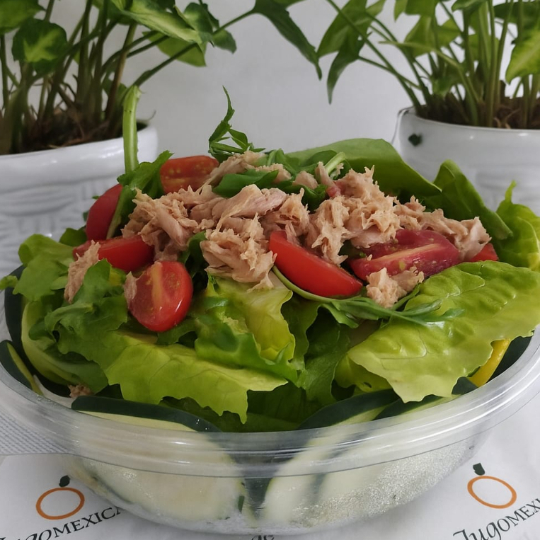 Ensalada Mediterránea Mediana con Atún