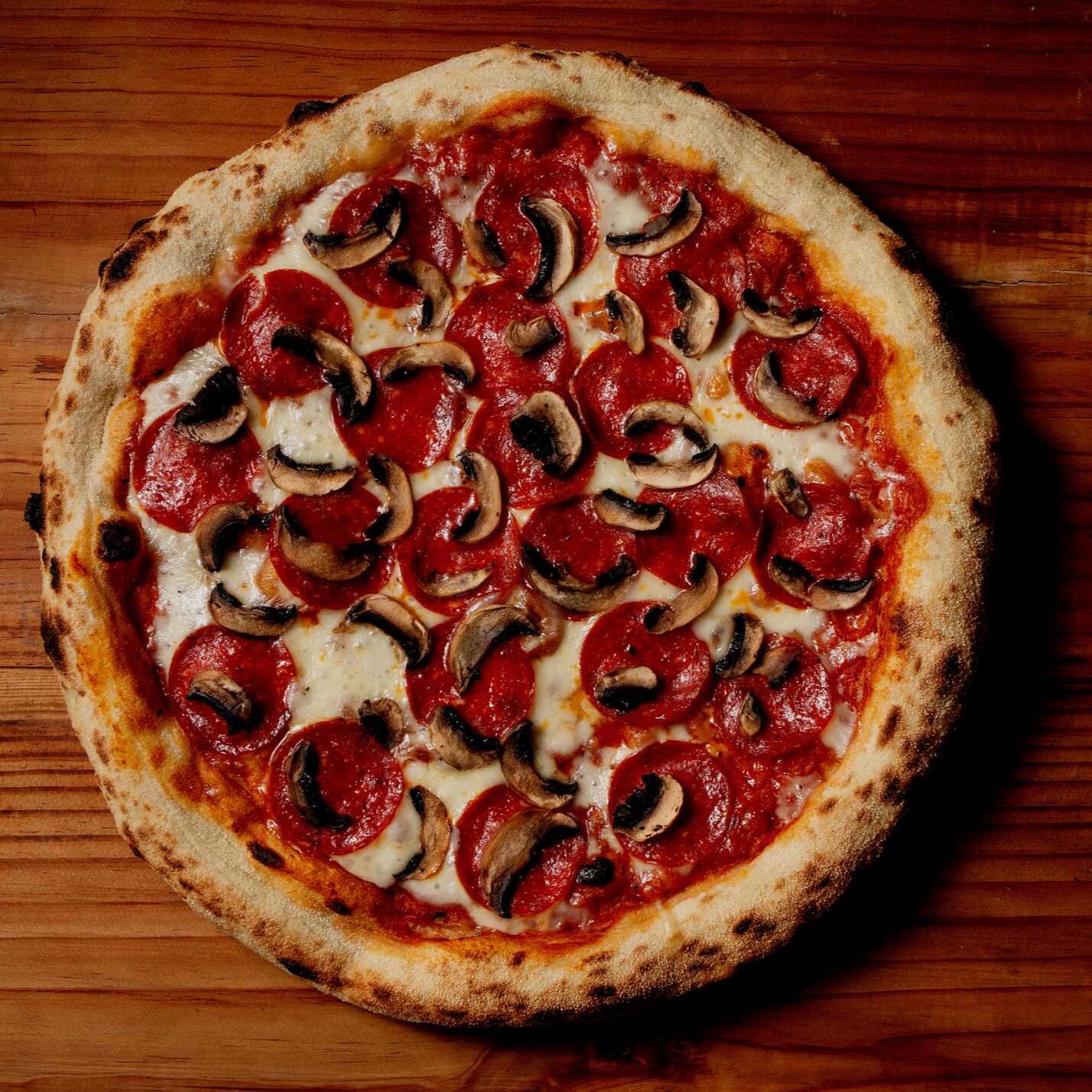 Pepperoni con Champiñones