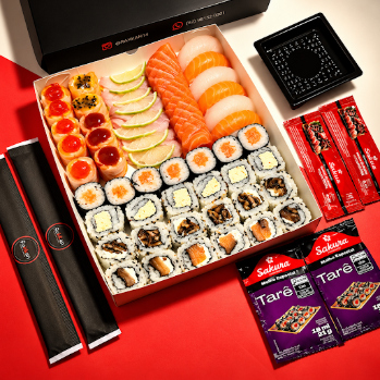 15 sashimi, 5 niguiri, 8 gunkans, 12 hot, 20 sushis variados
