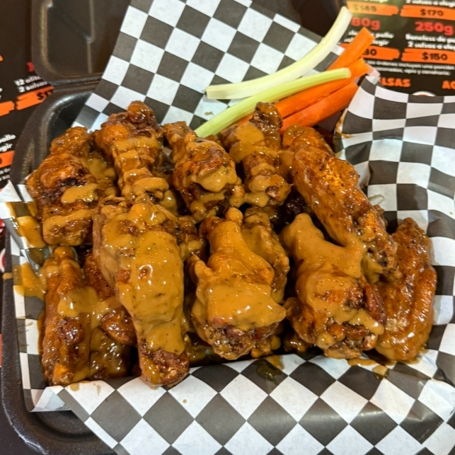 24 Alitas de Pollo