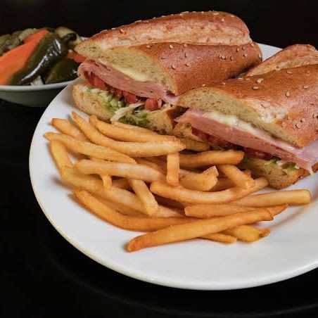 Torta de Jamon+Papas Fritas+Agua Fresca