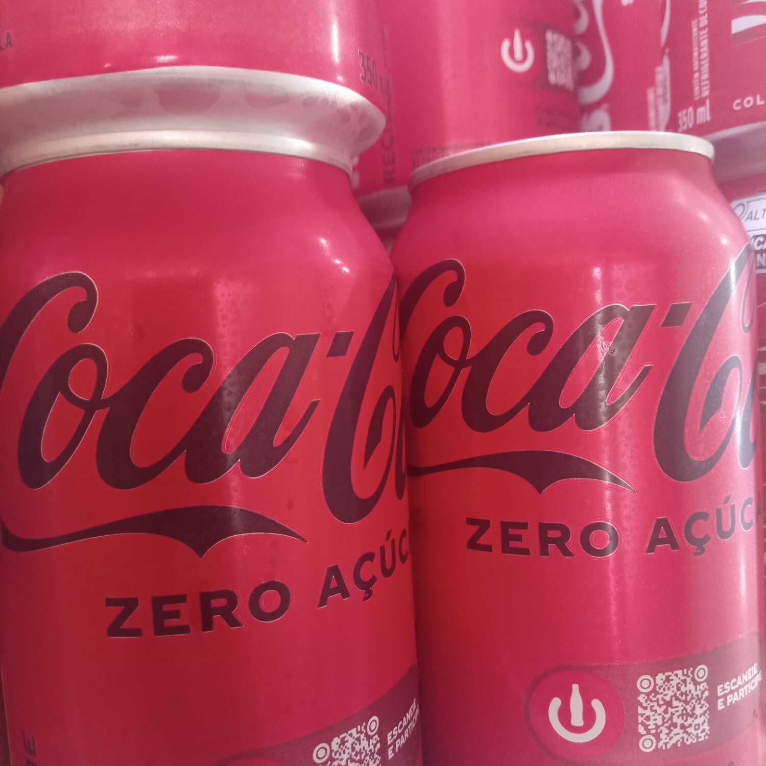 Coca-cola zero lata 8.00 reais Serve até 1 pessoa...