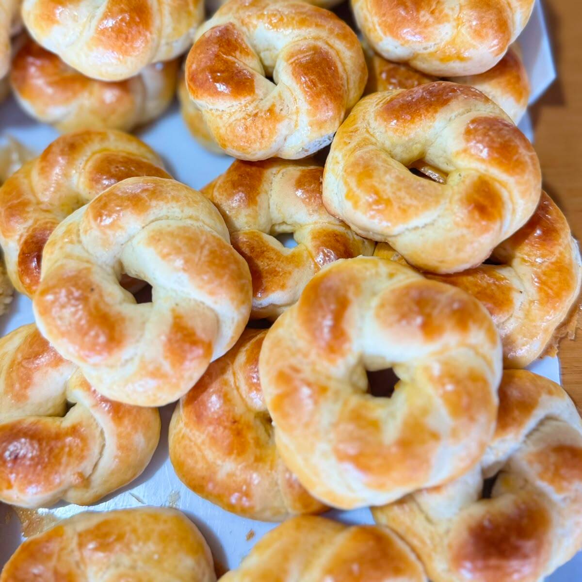 trigo, fermento, margarina, ovo e leite