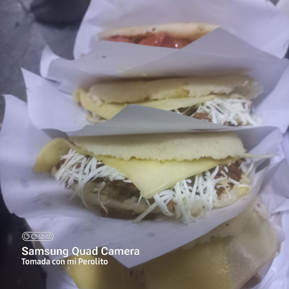 Arepa de Jamón y Queso Dambo