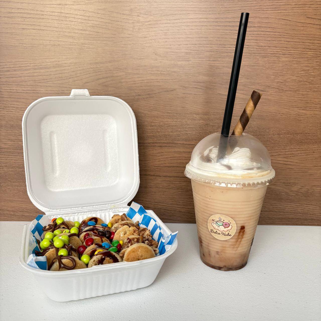 Frappé + Mini Hotcakes 20pzas.🥤🥞