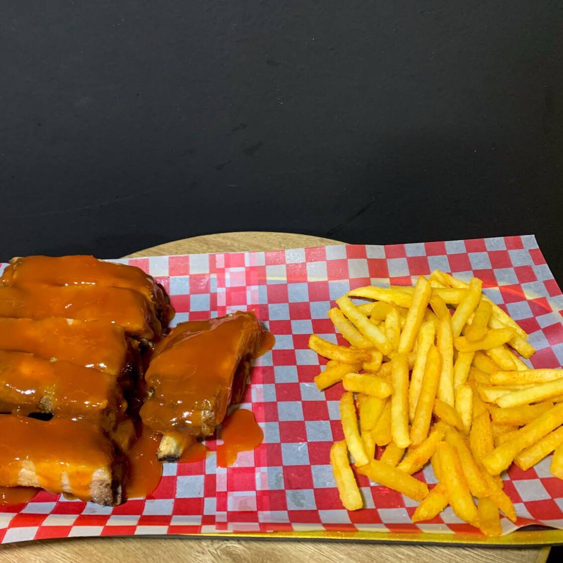 Costillas + Papas + Gaseosa 250 ml