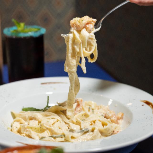PASTA ALFREDO CON CAMARONES